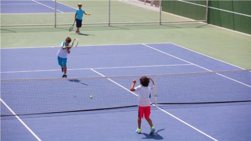 Seluklu Belediyesi Tenis Kortu Hizmete Ald 